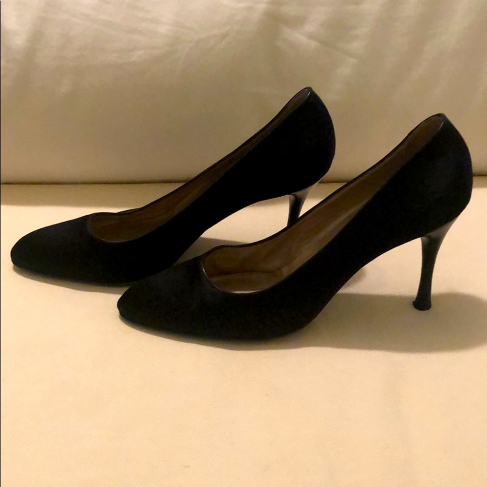Gorgeous Giorgio Armani Satin Heels